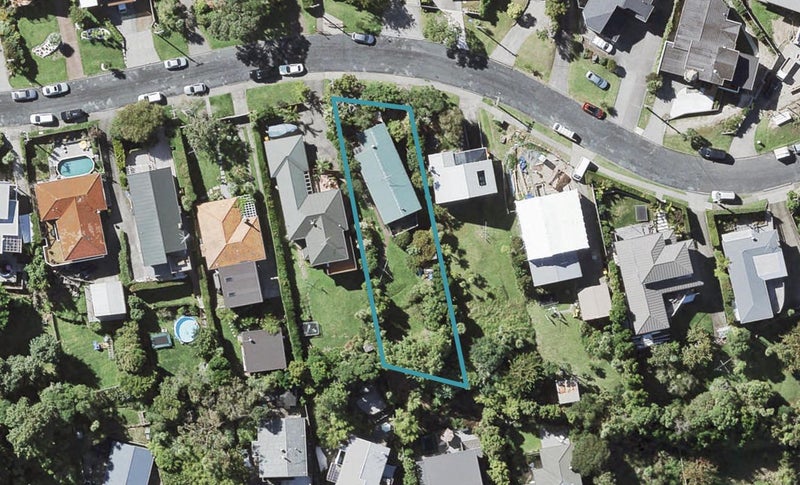 22 Peter Terrace, Castor Bay, Auckland - Carousel 1