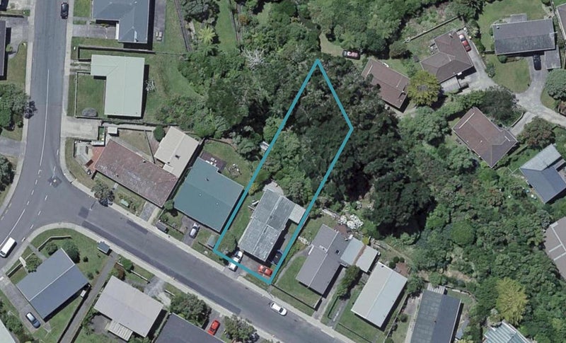64 Somes Crescent, Newlands, Wellington - Carousel 1