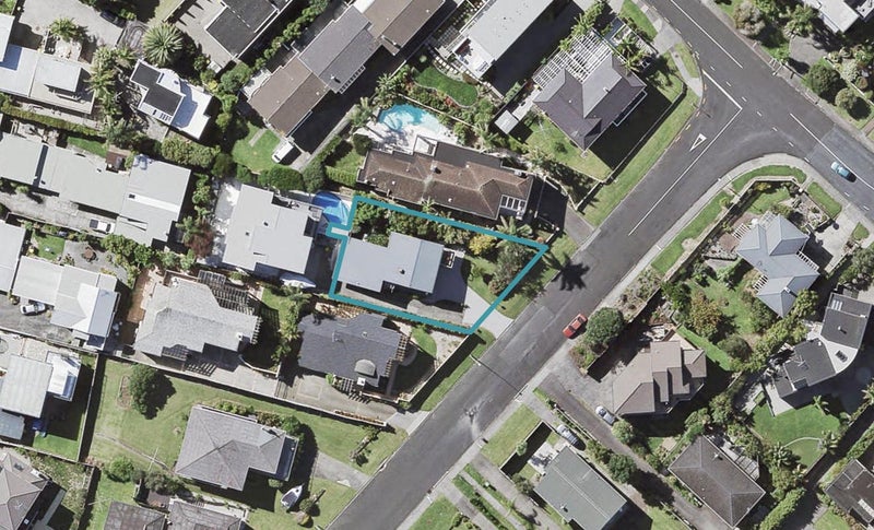58A Seaview Road, Castor Bay, Auckland - Carousel 1