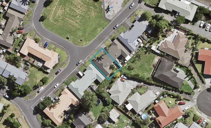 9 Neta Grove, Henderson, Auckland - Carousel 1
