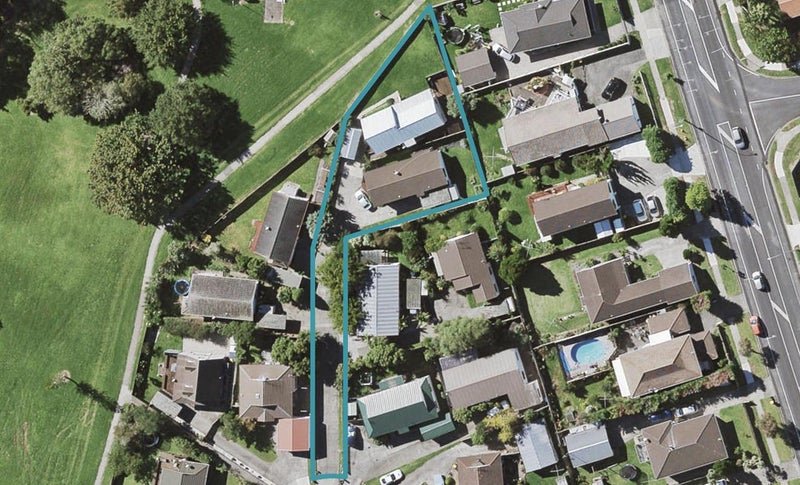 2/29 De Quincey Terrace, Highland Park, Auckland - Carousel 1