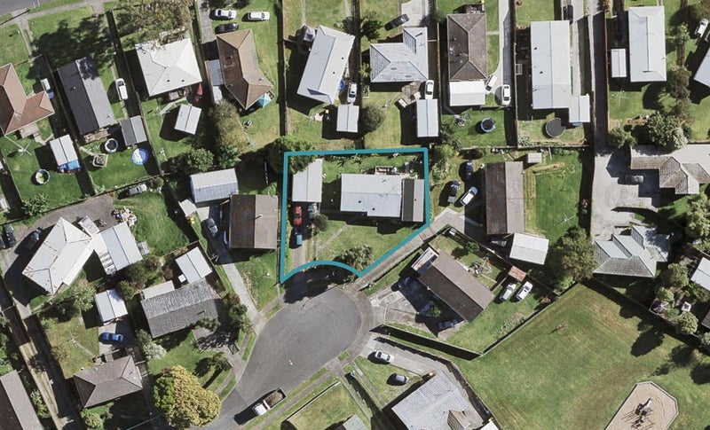30 Gambare Place, Wattle Downs, Auckland - Carousel 1