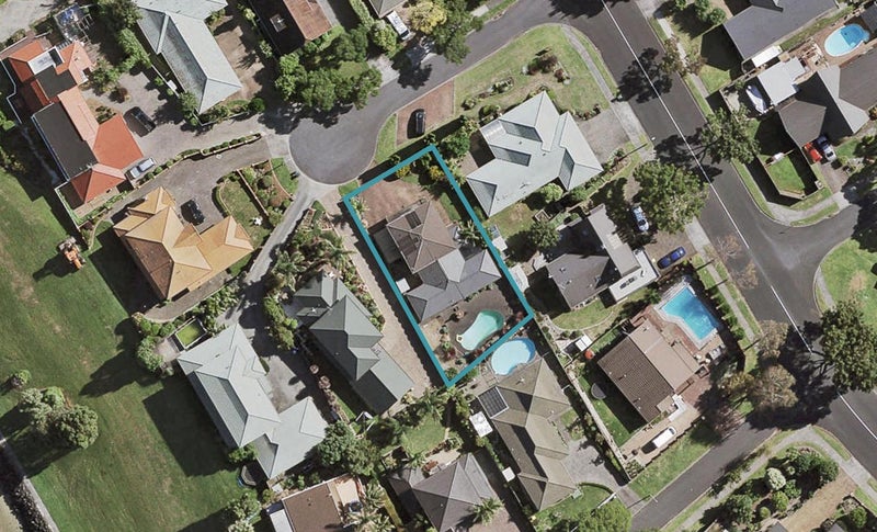 4 Della Place, Conifer Grove, Takanini - Carousel 1