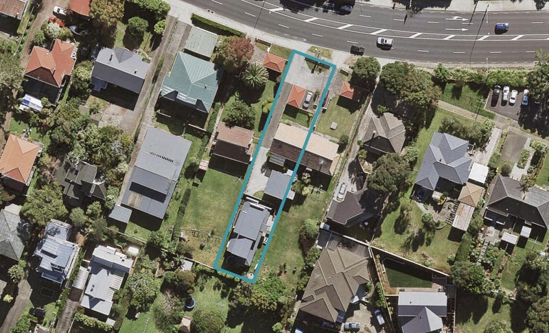 10 Onewa Road, Northcote Point, Auckland - Carousel 1