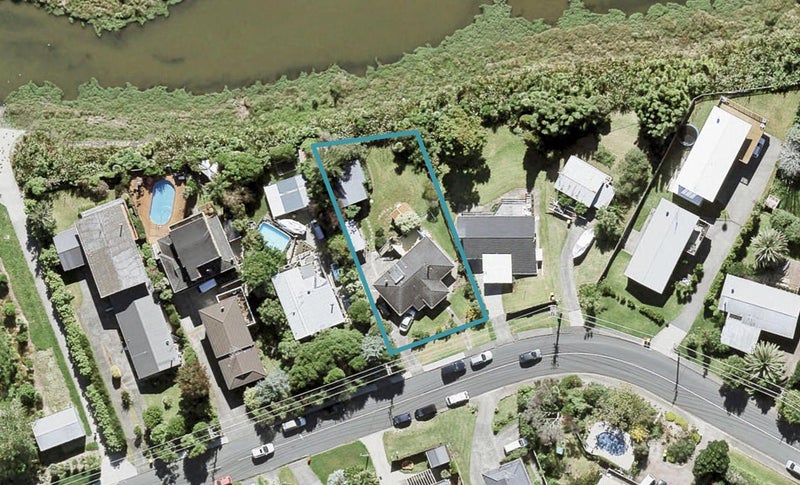 11 Glenvar Road, Torbay, Auckland - Carousel 1