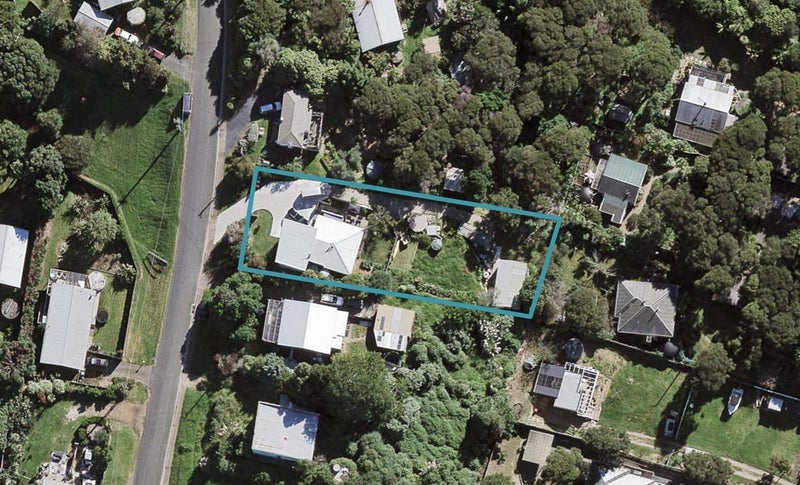 13 Whakarite Road, Ostend, Waiheke Island - Carousel 1