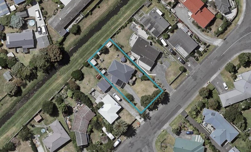 9 Hadfield Place, Paraparaumu Beach, Paraparaumu - Carousel 1