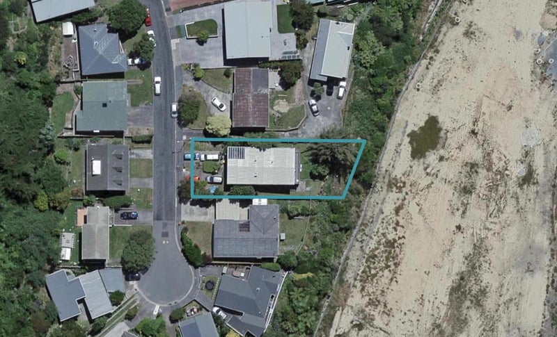 27 Breton Grove, Kingston, Wellington - Carousel 1
