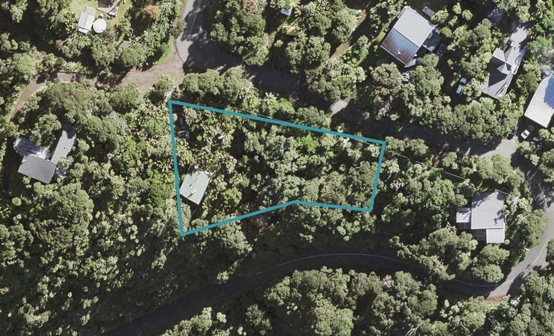 8 Tasman View Road, Te Henga / Bethells Beach - Carousel 1