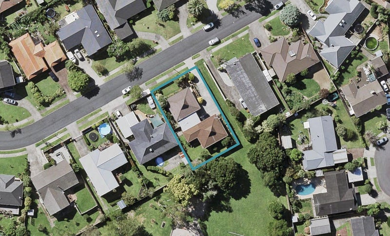 2/15 Serrita Avenue, Sunnyhills, Auckland - Carousel 1