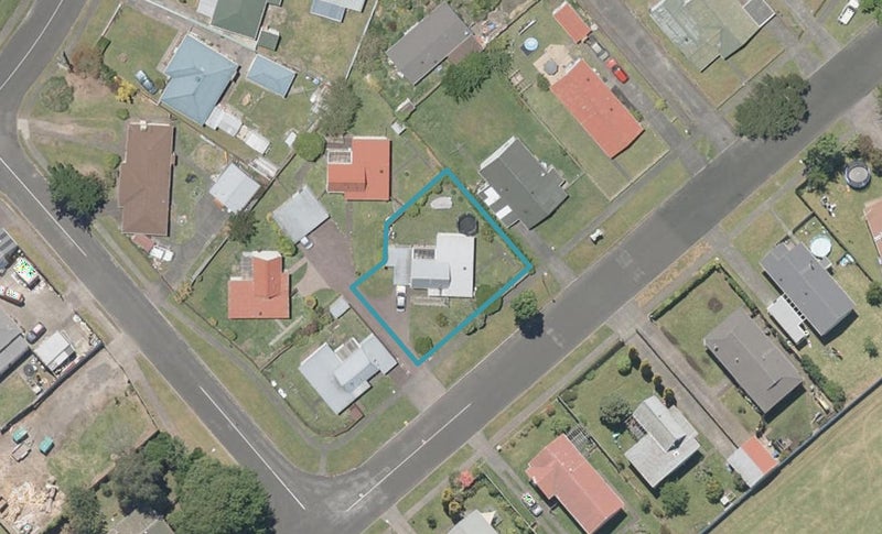33 Wembley Place, Whanganui East, Whanganui - Carousel 1