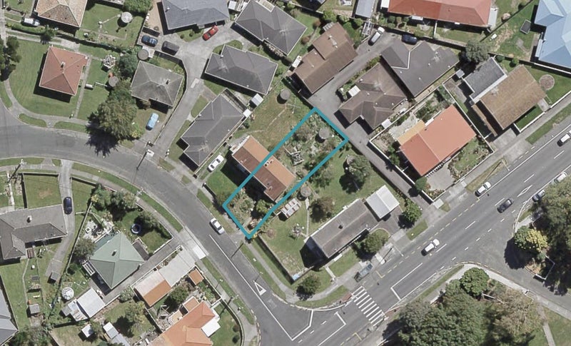 45 Athlone Crescent North, Avalon, Lower Hutt - Carousel 1