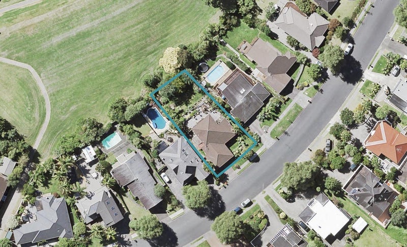 23 Bayside Drive, Browns Bay, Auckland - Carousel 1