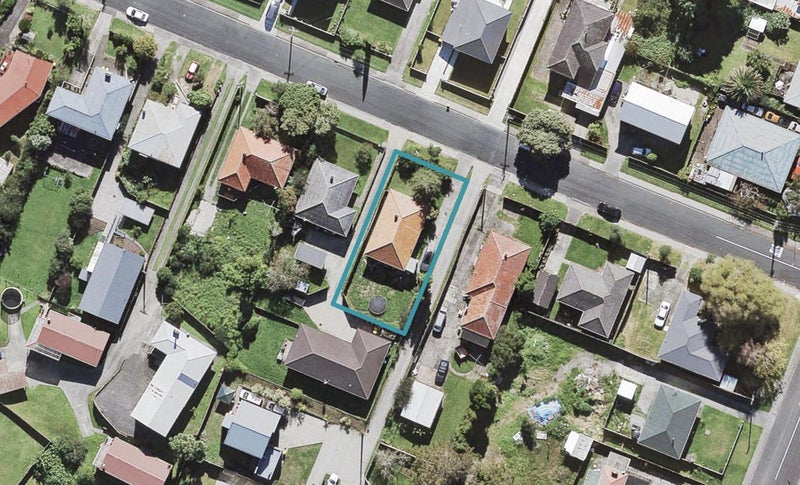 6 Kelkirk Street, Kelston, Auckland - Carousel 1