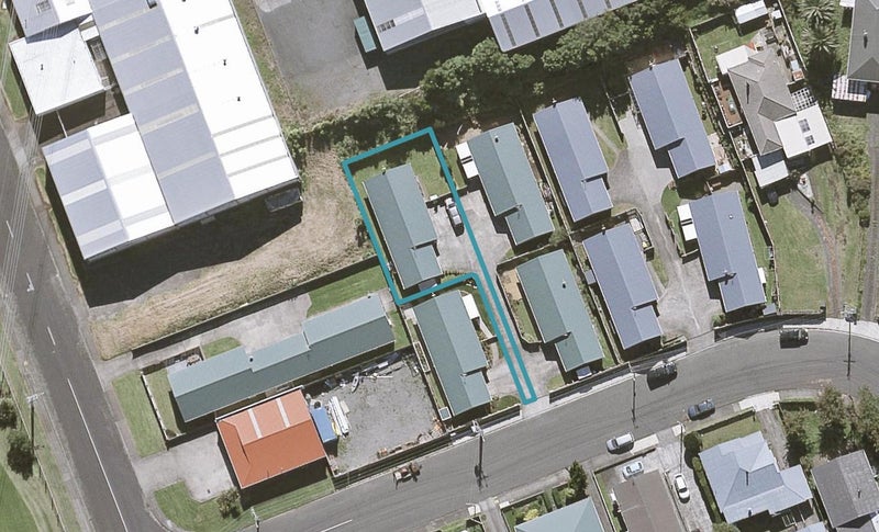 3B Simons Street, Moturoa, New Plymouth - Carousel 1