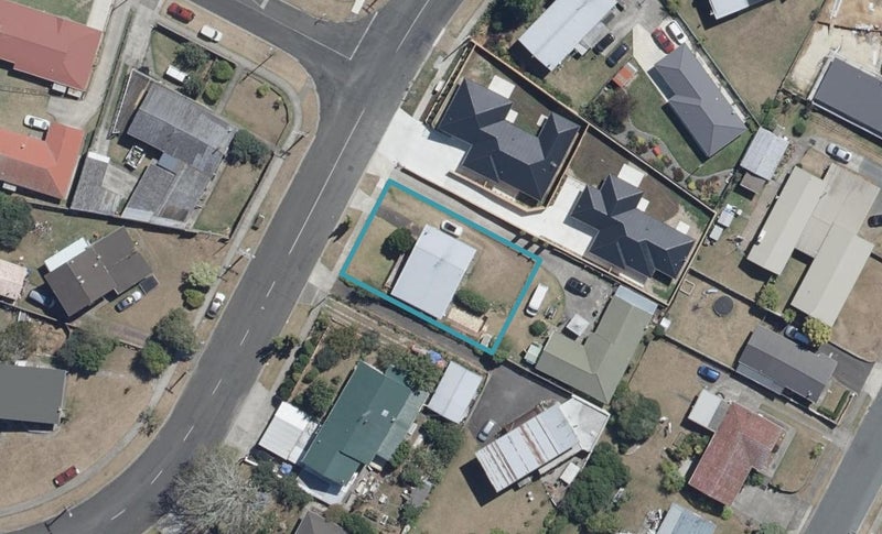 10 Cowley Drive, Temple View, Hamilton - Carousel 1