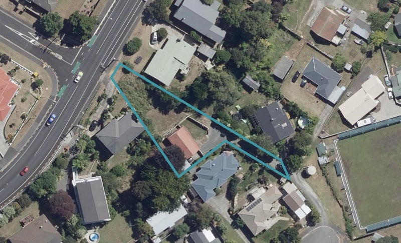 6 Windsor Road, Maeroa, Hamilton - Carousel 1