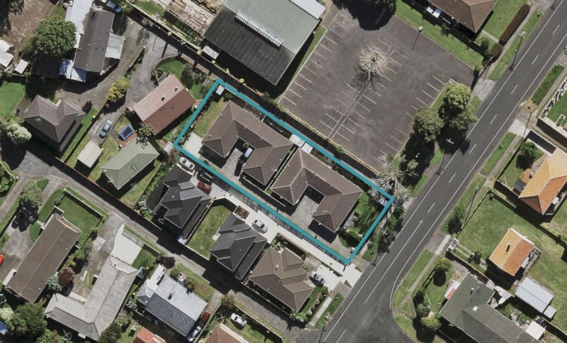 2/16 Birdwood Avenue, Papatoetoe, Auckland - Carousel 1