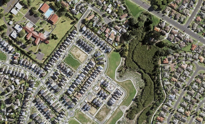32 Ipukarea Street, Weymouth, Auckland - Carousel 1