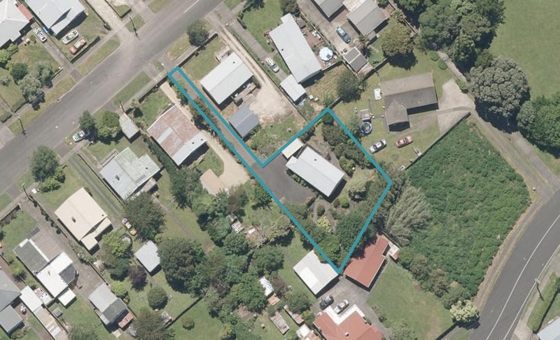 42 Kitchener Street, Whanganui East, Whanganui - Carousel 1
