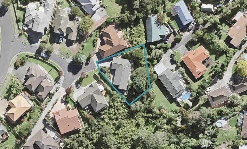 12 Lincoln Close, Northcross, Auckland - Carousel 1