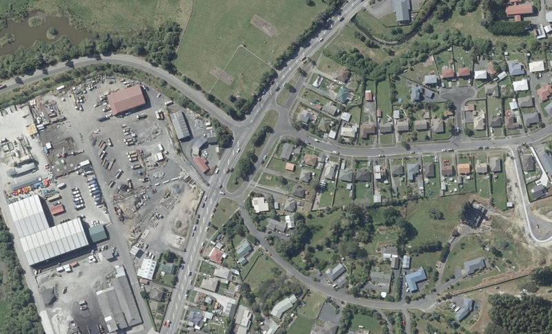 14 Brighton Road, Green Island, Dunedin - Carousel 1