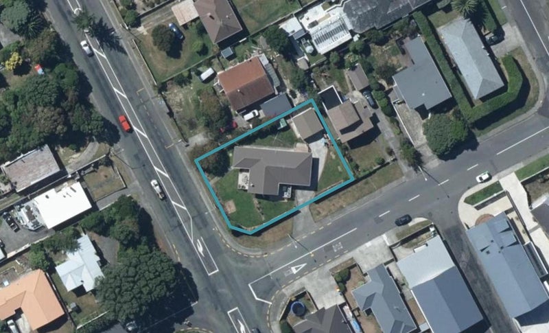 44 Kapiti Crescent, Titahi Bay, Porirua - Carousel 1