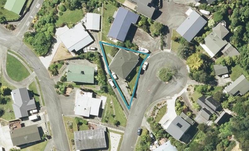 20 Seaview Crescent, Picton, Picton - Carousel 1