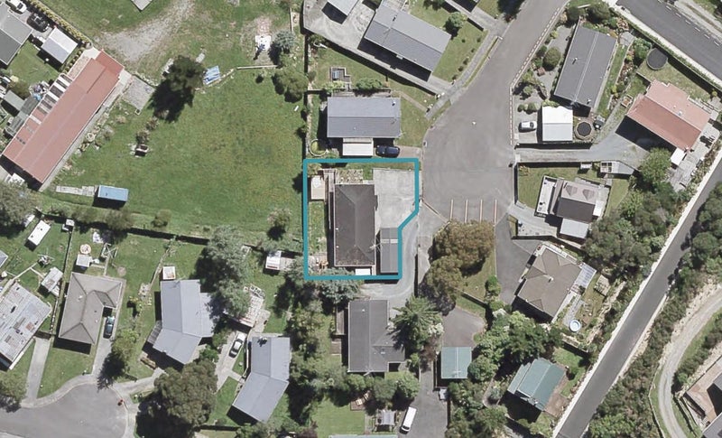 7 Monarch Grove, Maoribank, Upper Hutt - Carousel 1