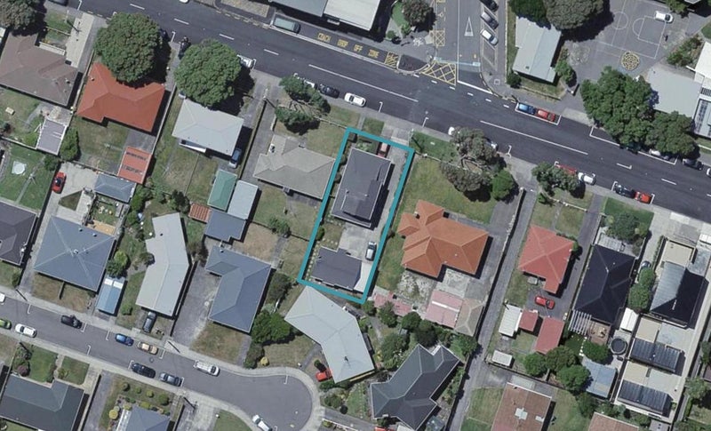 32A Camperdown Road, Miramar, Wellington - Carousel 1