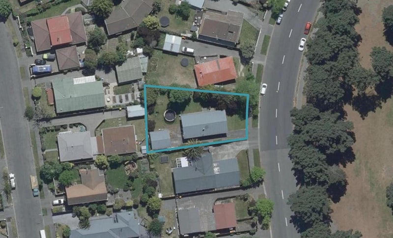 205 Queenspark Drive, Parklands, Christchurch - Carousel 1