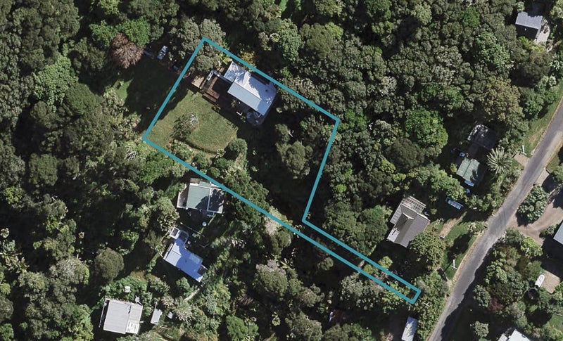 25 Beatty Parade, Surfdale, Waiheke Island - Carousel 1