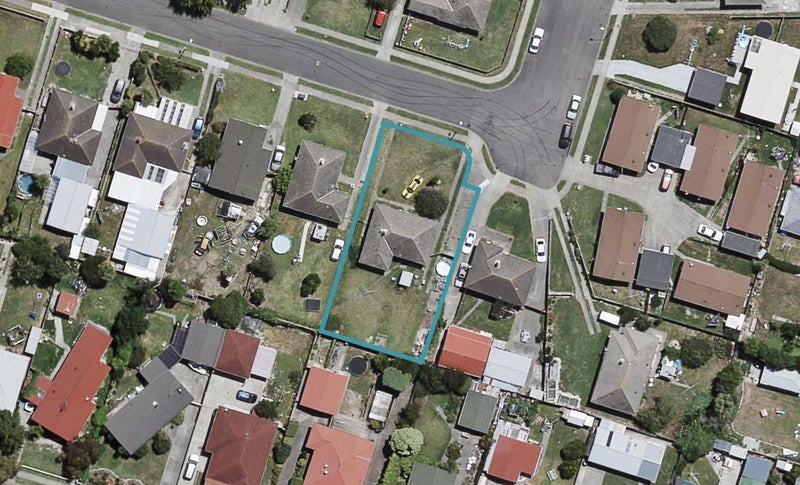 18 Dockery Avenue, Onekawa, Napier - Carousel 1