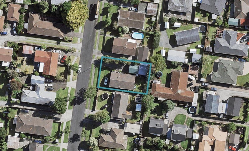 8 Huber Street, Weymouth, Auckland - Carousel 1