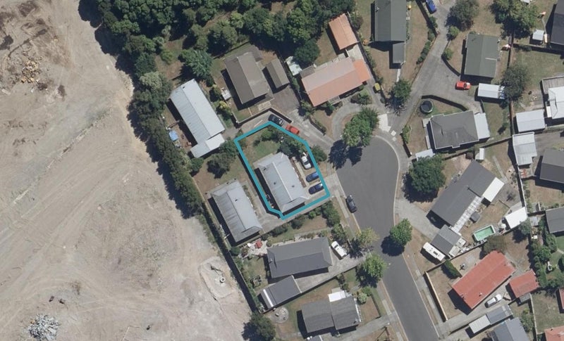 15A Sequoia Place, Pukete, Hamilton - Carousel 1