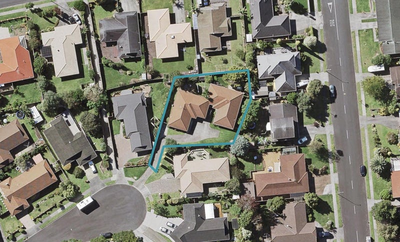 1/15 Carriage Close, Northpark, Auckland - Carousel 1