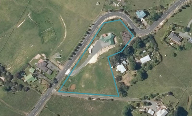 77 Valley View Road, Whangarei - Carousel 1