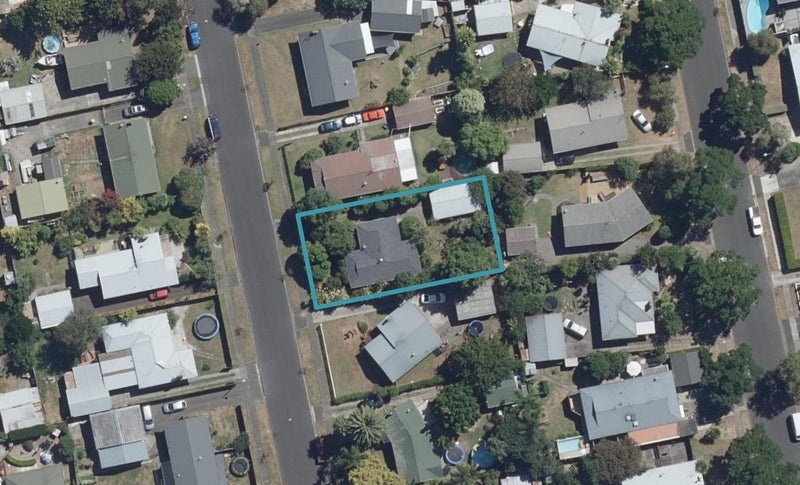 28 Clematis Avenue, Pukete, Hamilton - Carousel 1