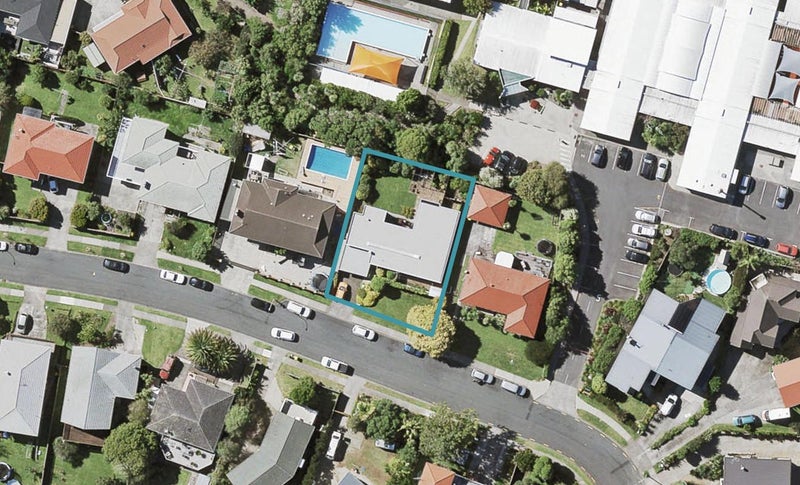 21 The Crest, Sunnyhills, Auckland - Carousel 1