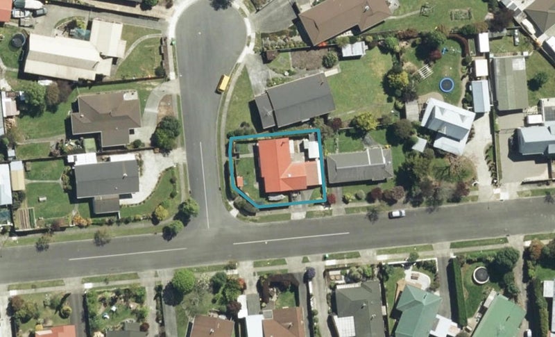 2 Anslow Place, Wakefield - Carousel 1