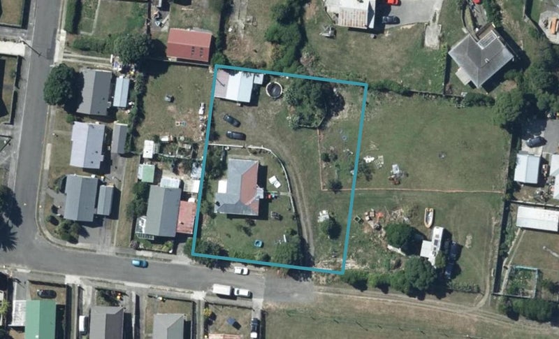 10 Te Arataura Street, Takapuwahia, Porirua - Carousel 1