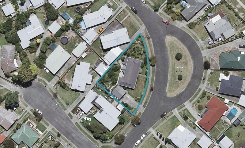10 Fife Crescent, Tamatea, Napier - Carousel 1