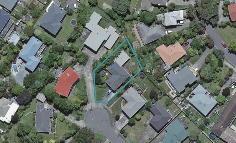 12 Magdalen Street, Tawa, Wellington - Carousel 1