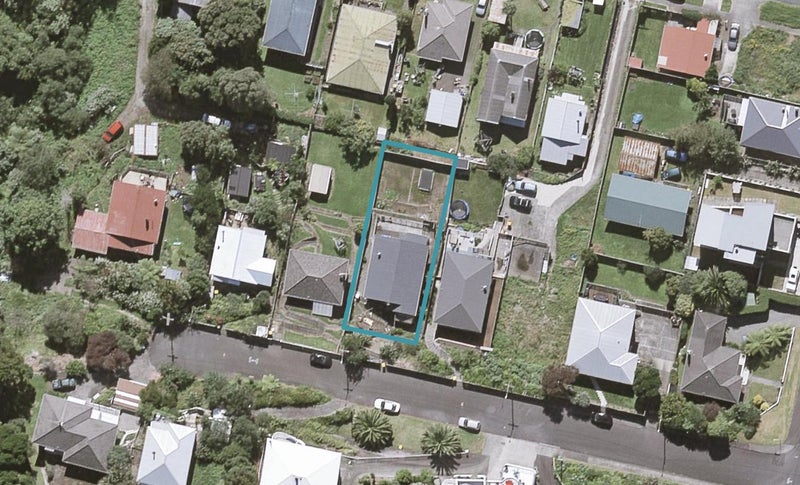10 Weston Street, Moturoa, New Plymouth - Carousel 1