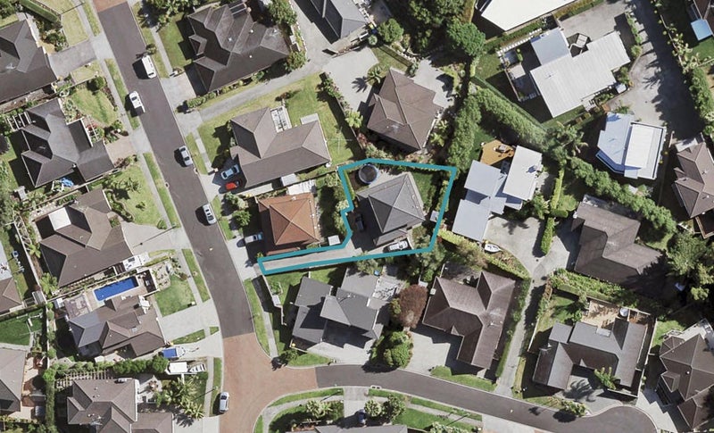 9 Phoenicia Court, The Gardens, Auckland - Carousel 1