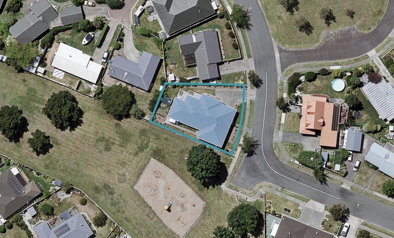 27 Whiting Crescent, Greenmeadows, Napier - Carousel 1