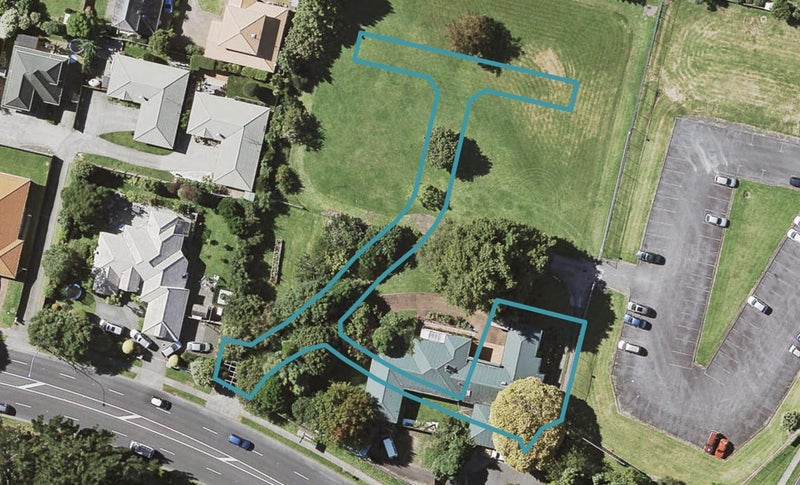 7 Huaota Place, Botany Downs, Auckland - Carousel 1