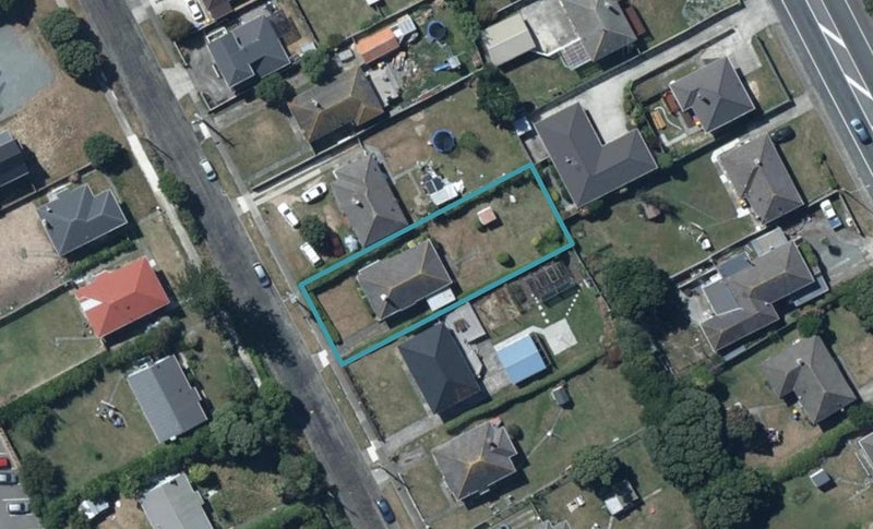 7 Waiuta Street, Titahi Bay, Porirua - Carousel 1