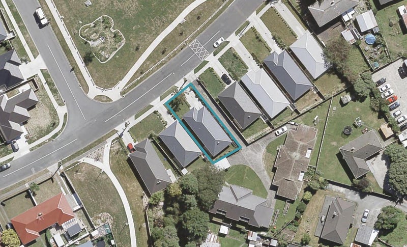 71 Farmer Crescent, Taita, Lower Hutt - Carousel 1