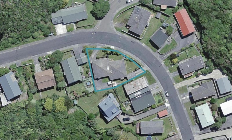 71B Percy Dyett Drive, Karori, Wellington - Carousel 1